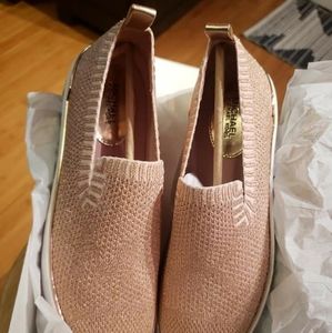 MK SKYLER METALLIC SLIP ON SHOES